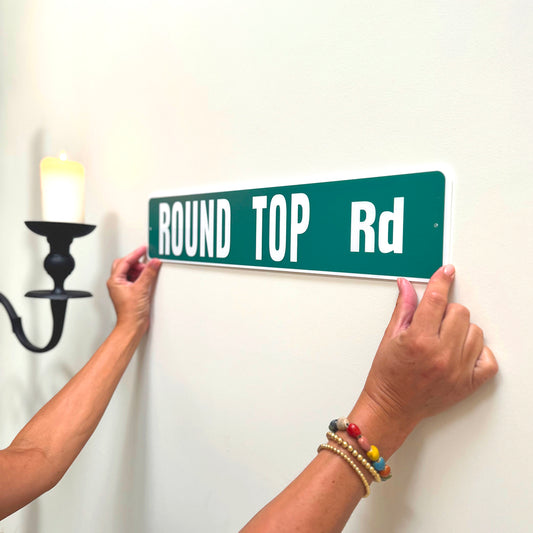 'Round top Rd' USA Street Sign