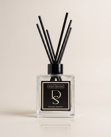 Daisy Maison personalised reed diffuser, front view